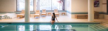 Piscine chauffée Courchevel vue sur les pistes